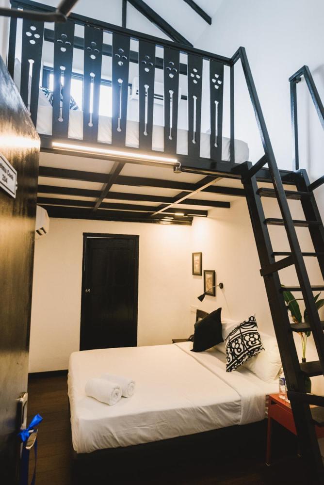 The Marian Boutique Lodging House Кучінг Екстер'єр фото