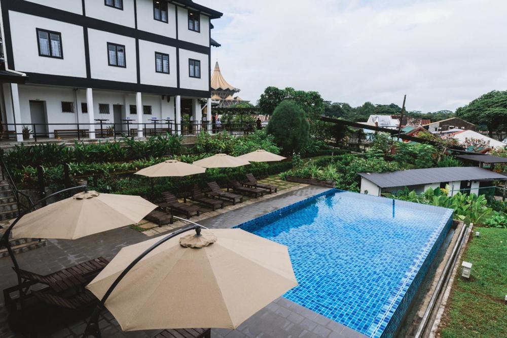 The Marian Boutique Lodging House Кучінг Екстер'єр фото